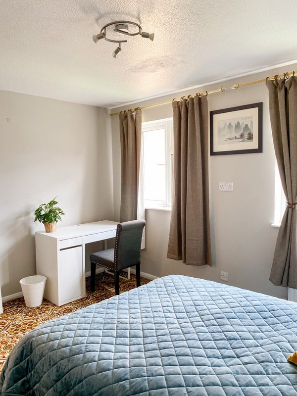 Room Rowan Close in Greater London