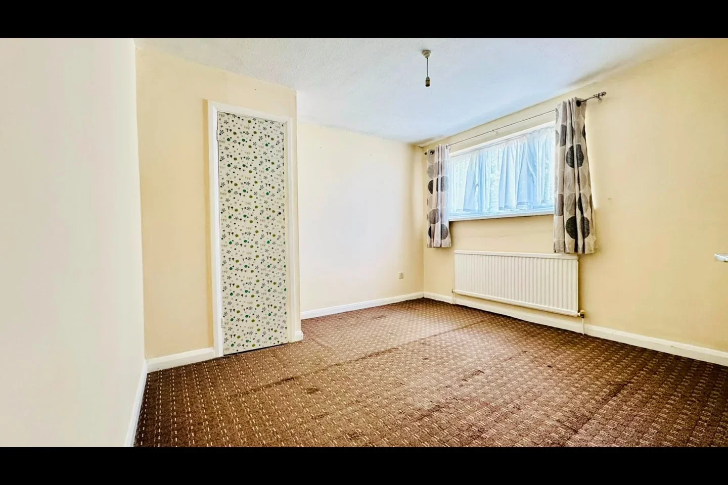 House Rushdon Close in Grays