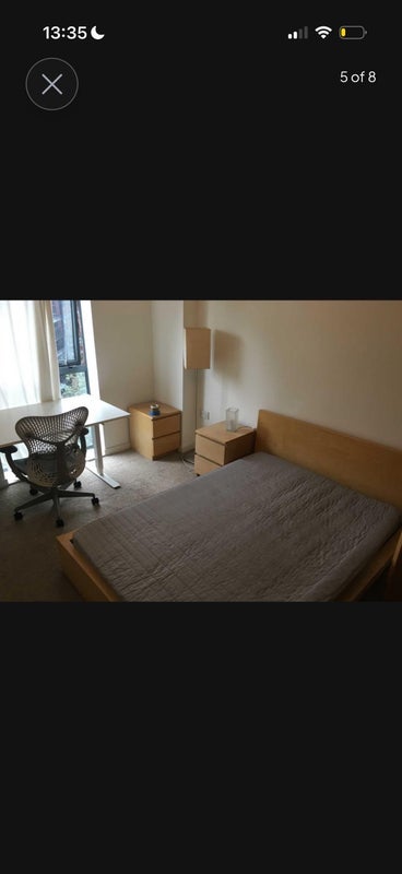 Room City Road East in Manchester