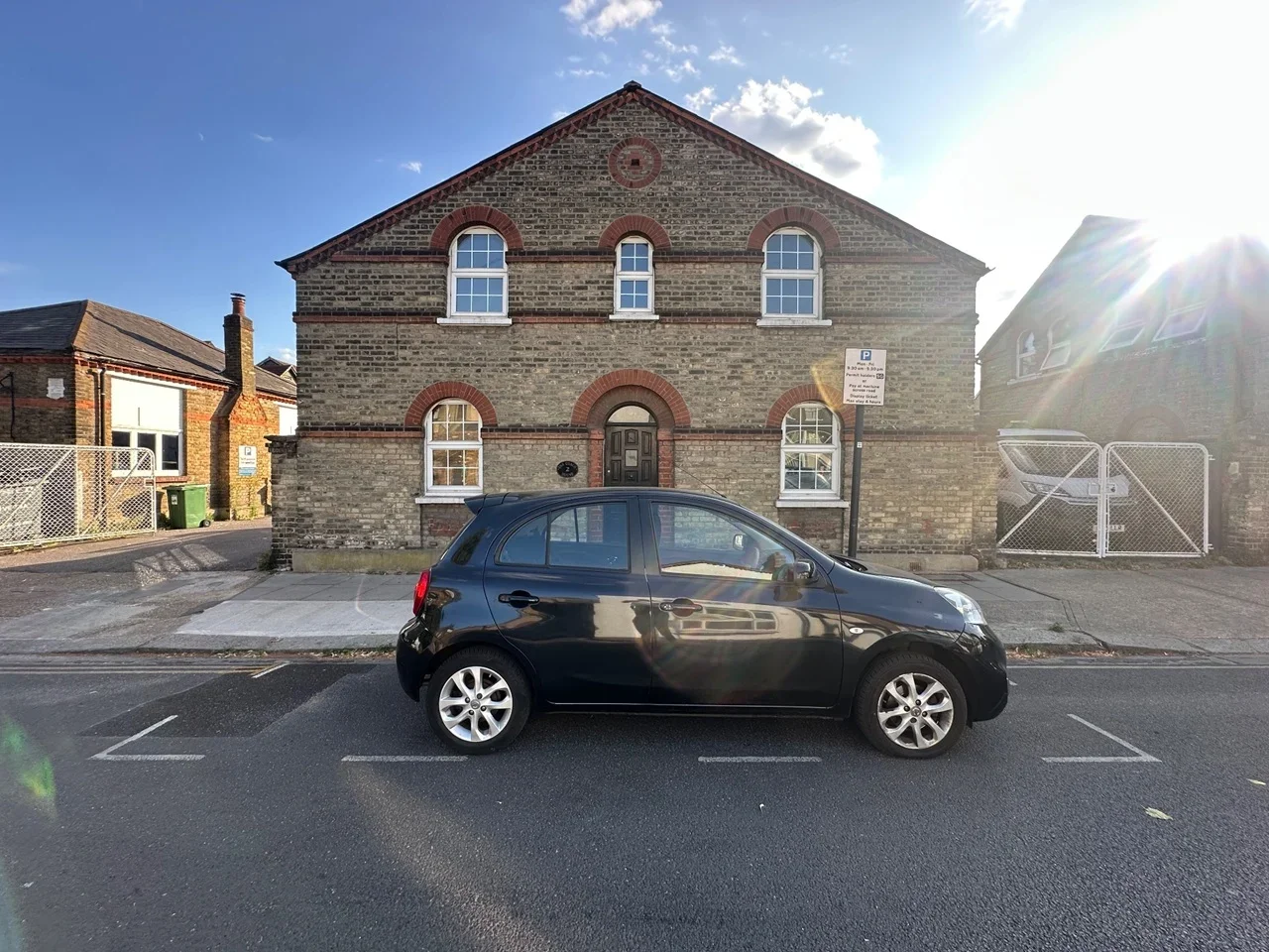 House Thornbury Road in Greater London
