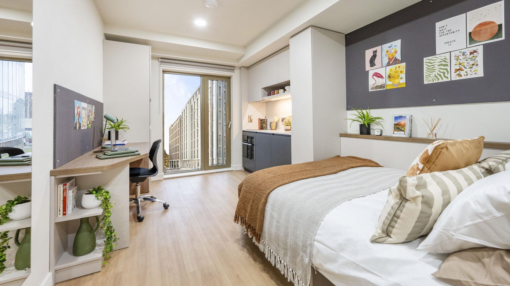 Room Renfield Street in Glasgow