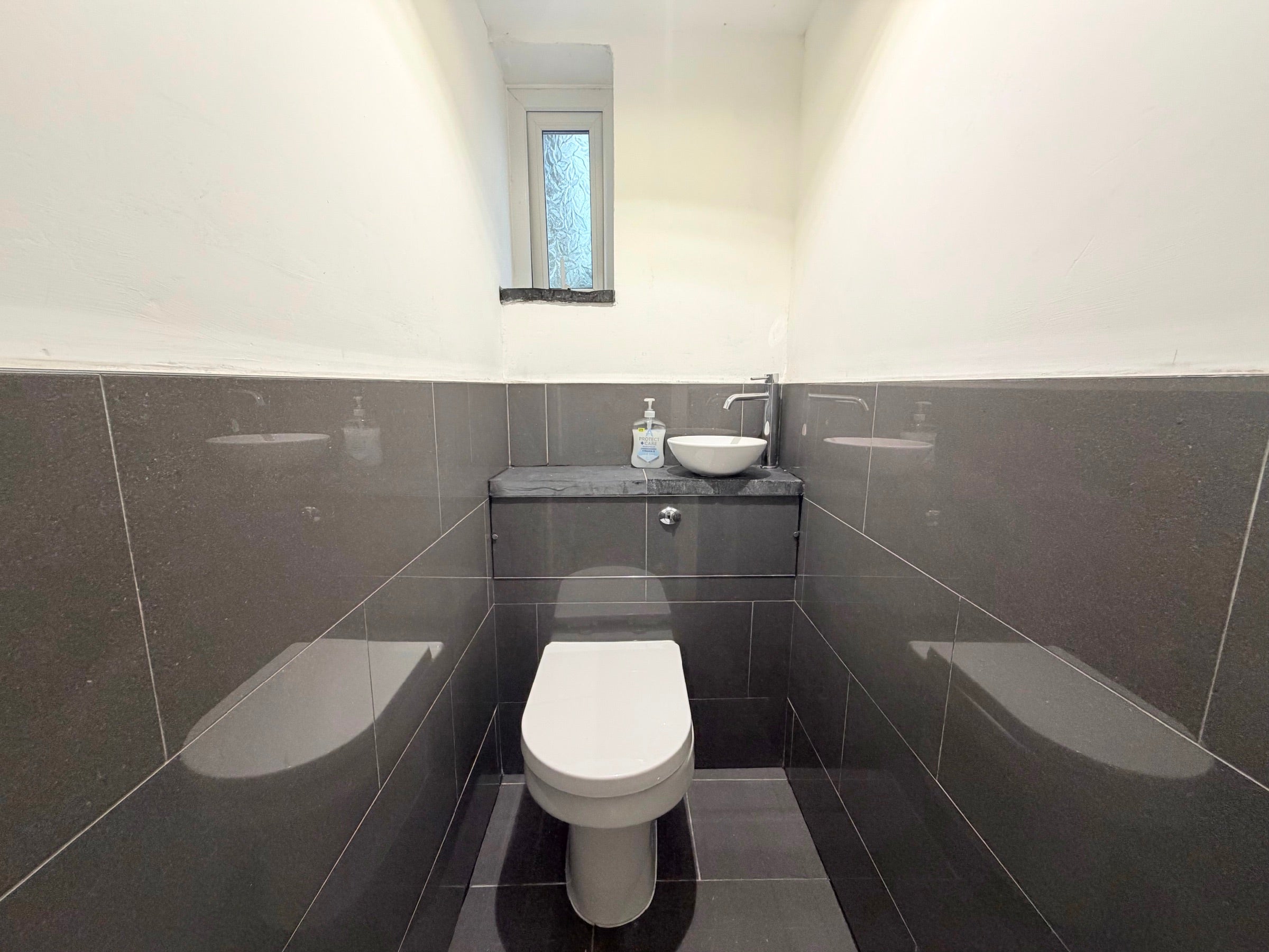 Room Finsbury Terrace in Swansea