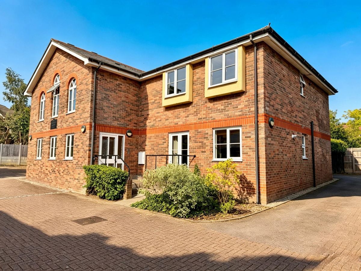 Flat Swallow Court in Brentwood