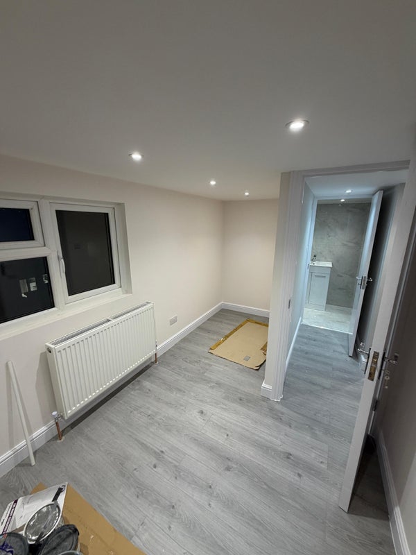 Flat Charlton Road in Greater London