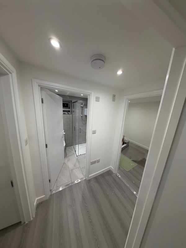 Room Charlton Road in Greater London