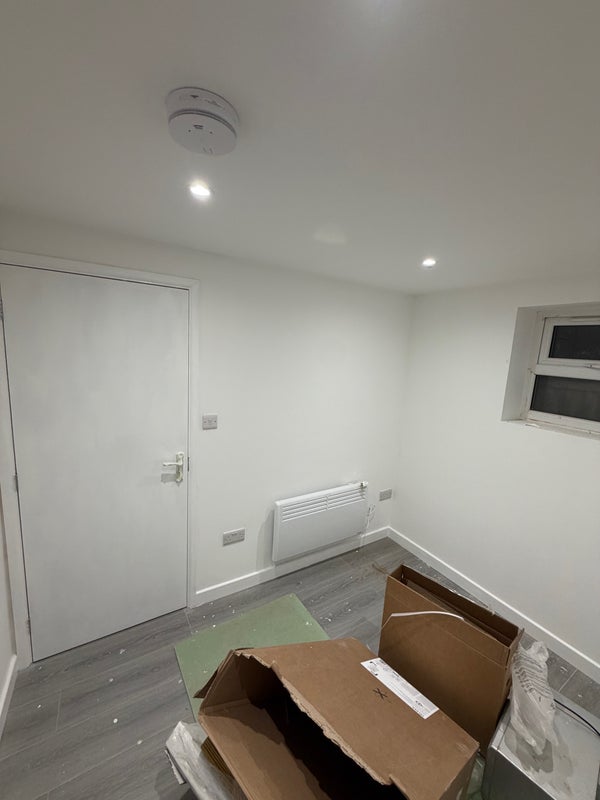 Room Charlton Road in Greater London