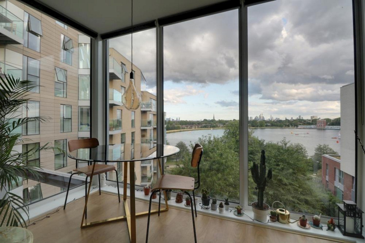 Flat Goodchild Road in Greater London