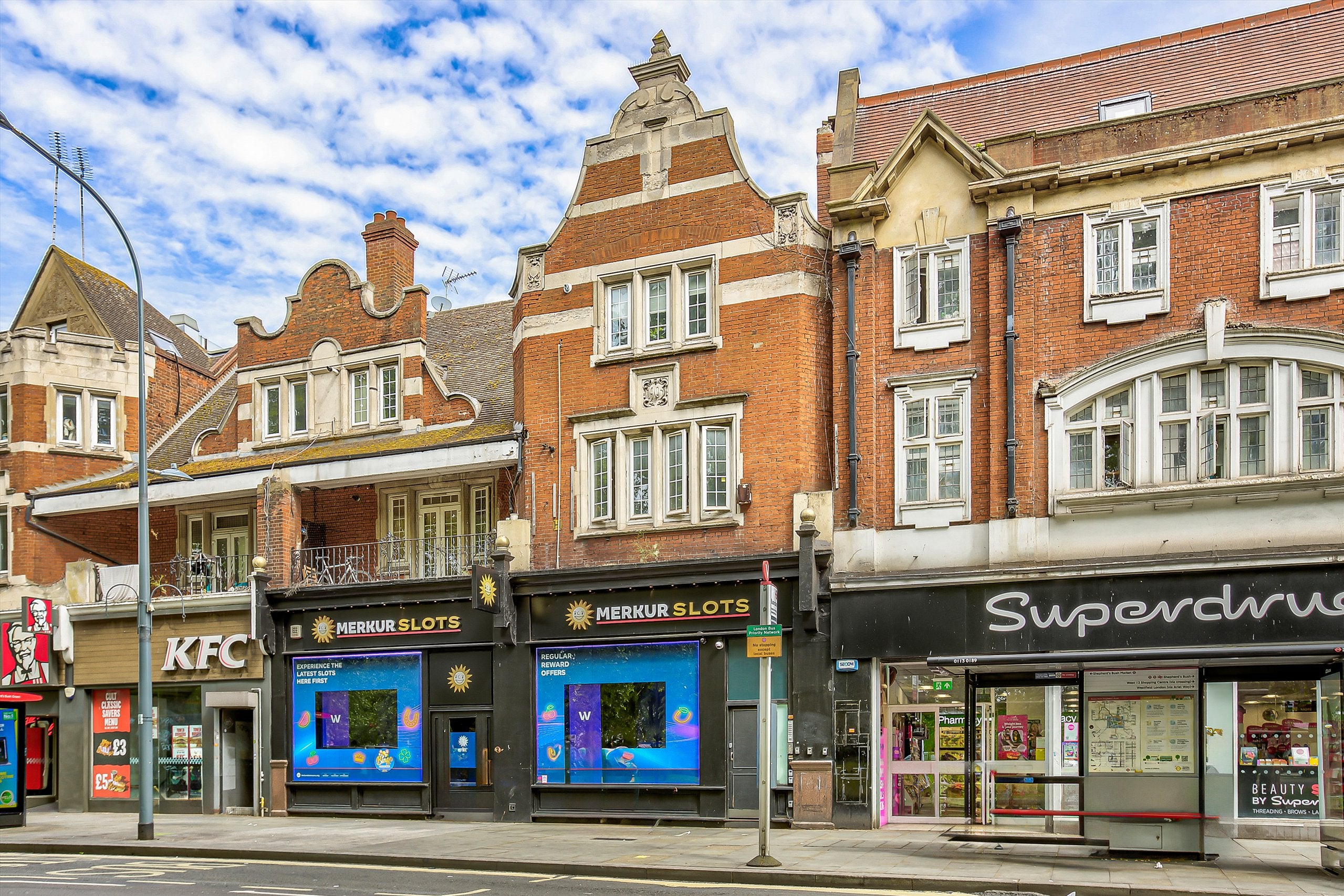 Flat Uxbridge Road in Greater London