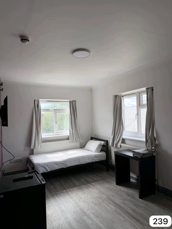 Room Tanner Street in Greater London