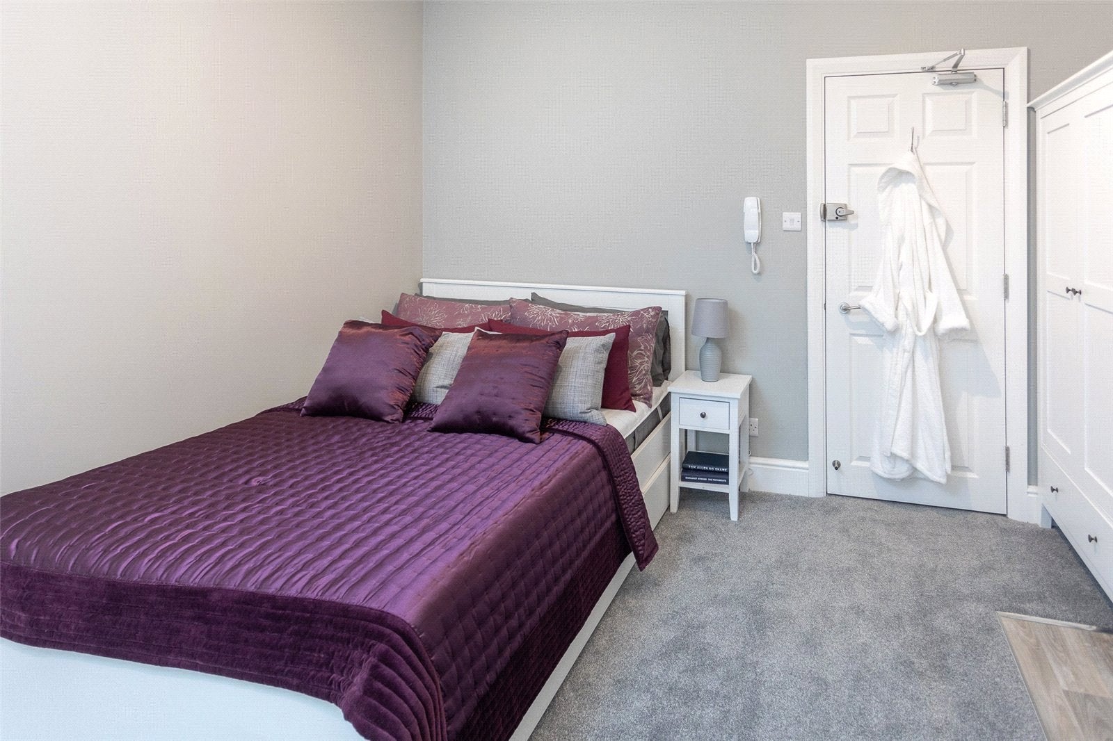 Room St. Michael's Road in Rushmoor