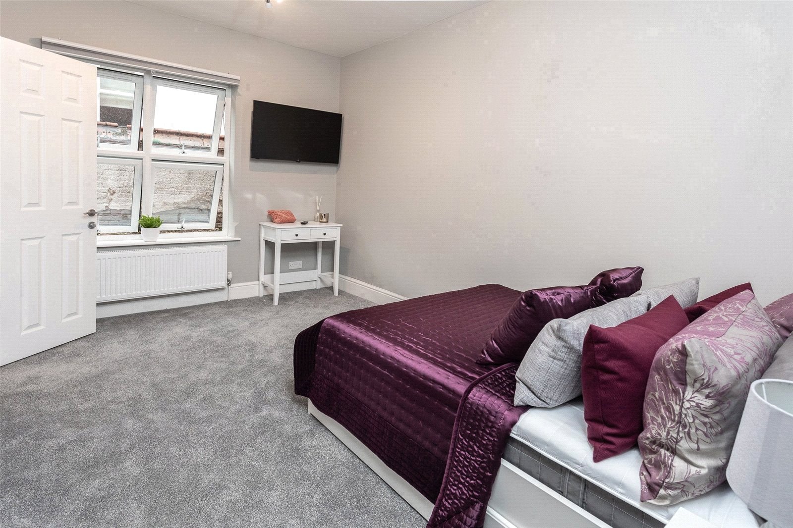 Room St. Michael's Road in Rushmoor