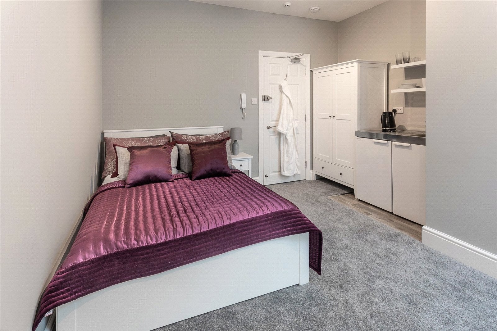 Room St. Michael's Road in Rushmoor