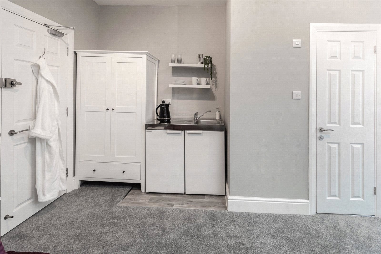 Room St. Michael's Road in Rushmoor