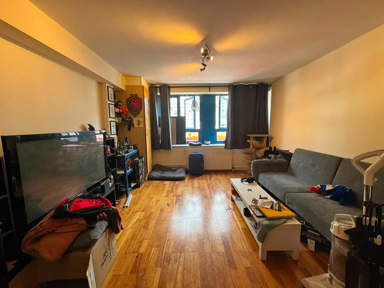 Flat Kentish Town Road in Greater London
