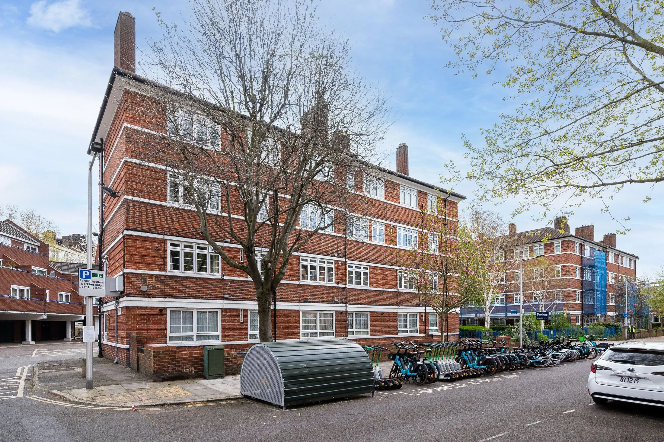 Flat Druid Street in Greater London