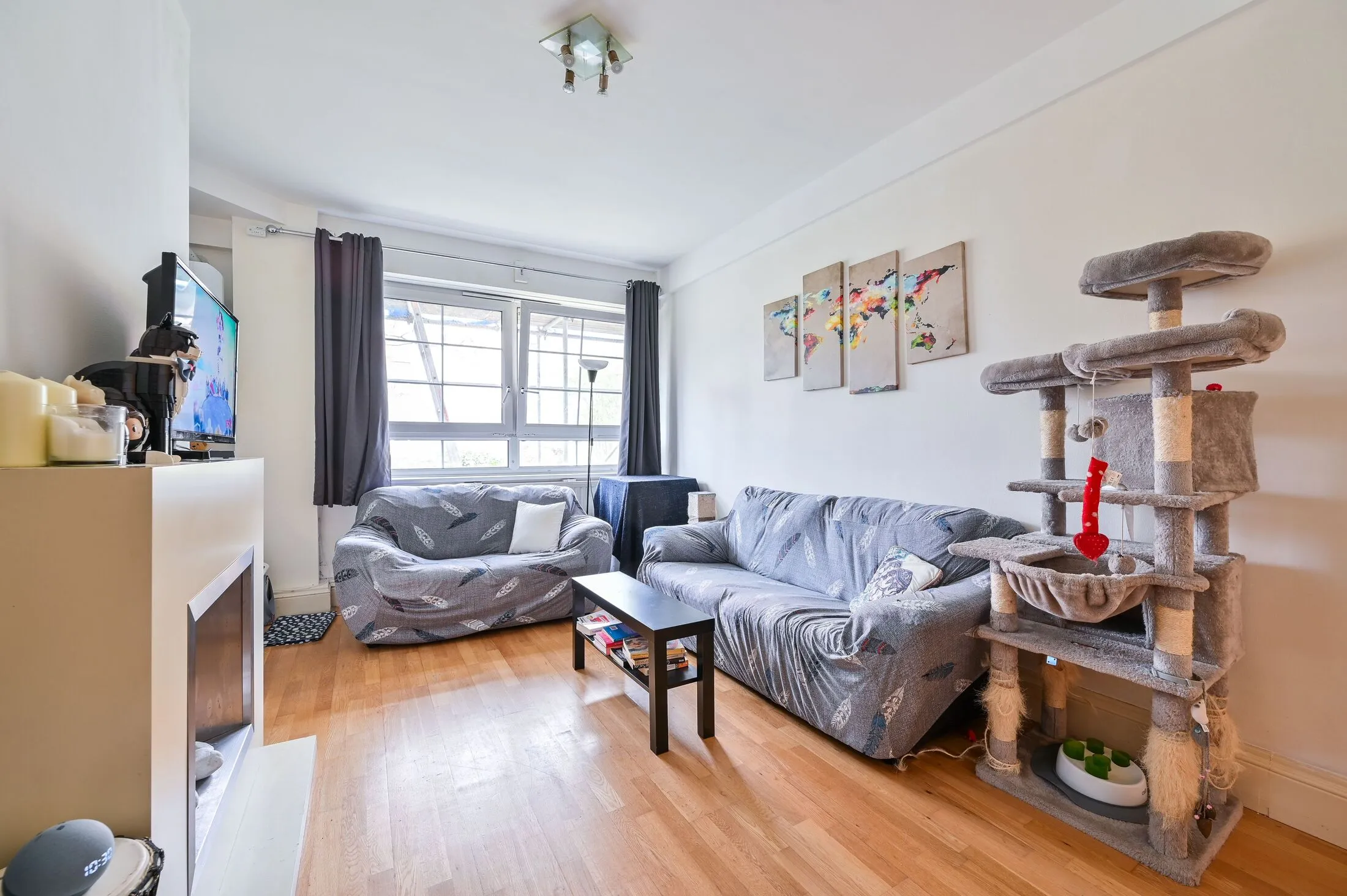 Flat Druid Street in Greater London