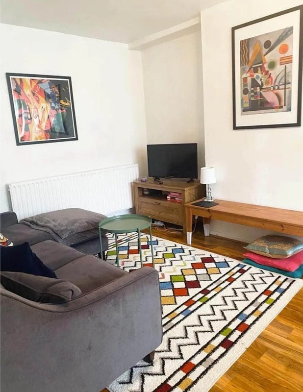 Room Pownall Road in Greater London