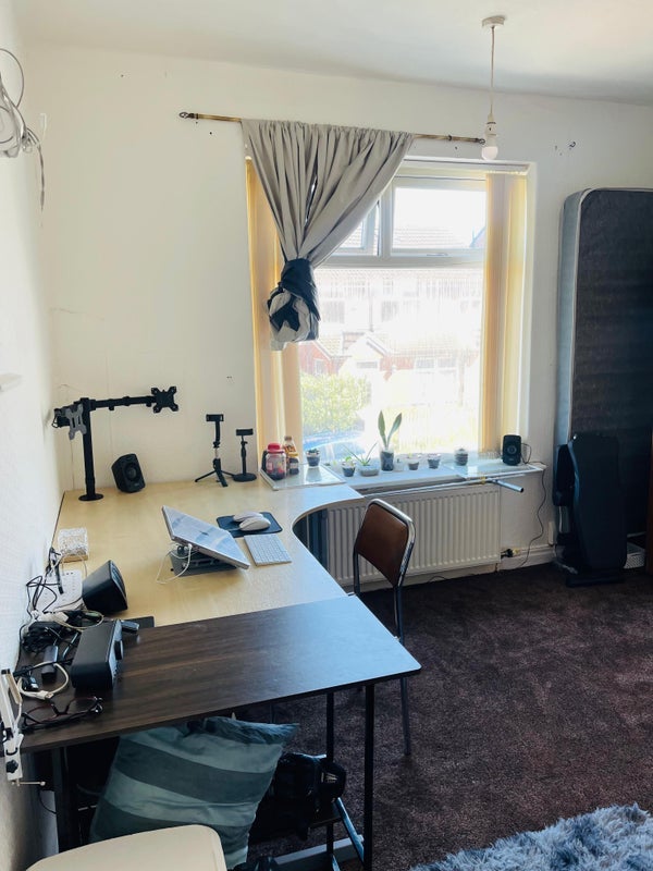 Room Back Roland Road in Bolton