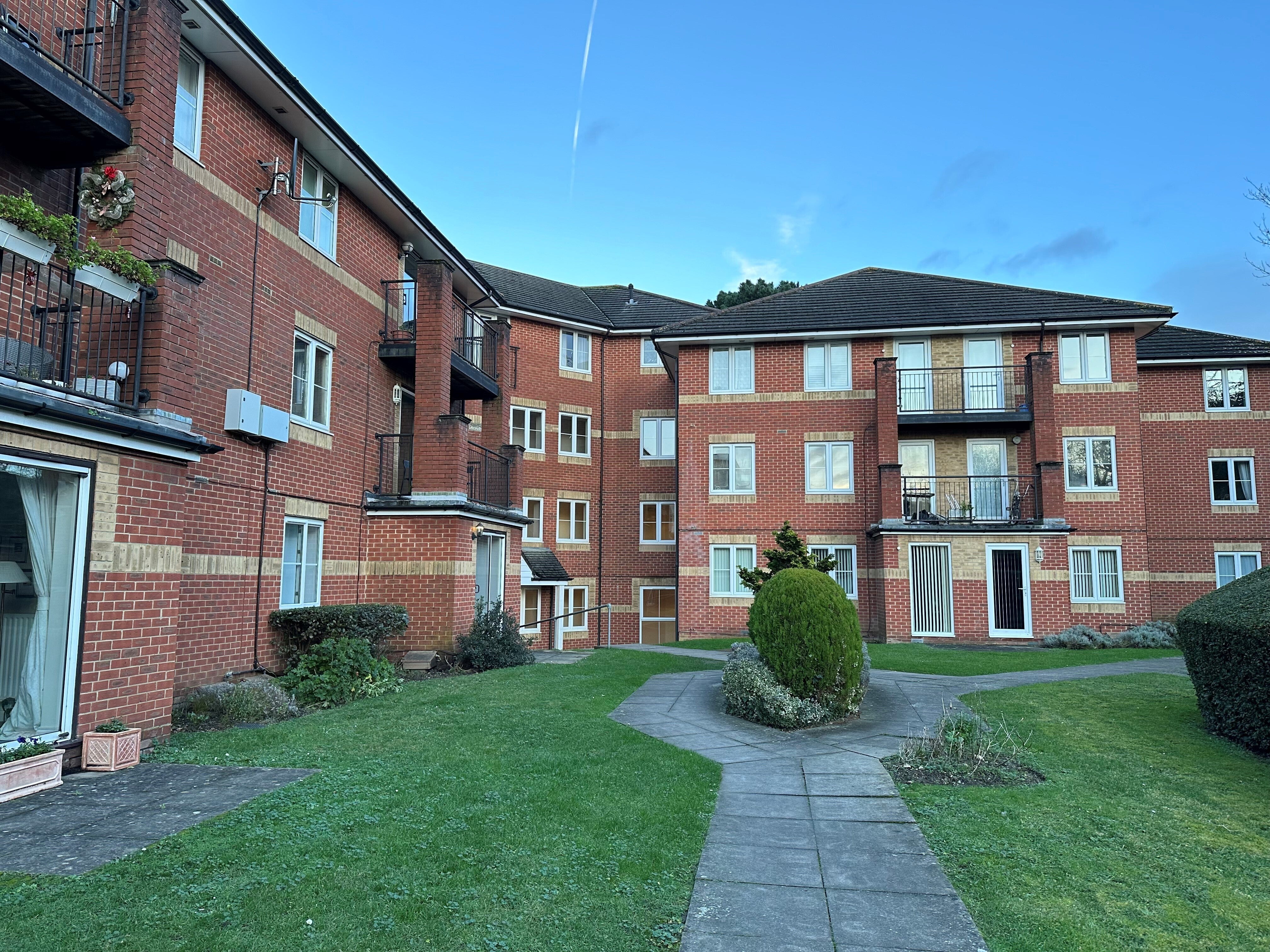 Flat St Annes Close in Badger Farm