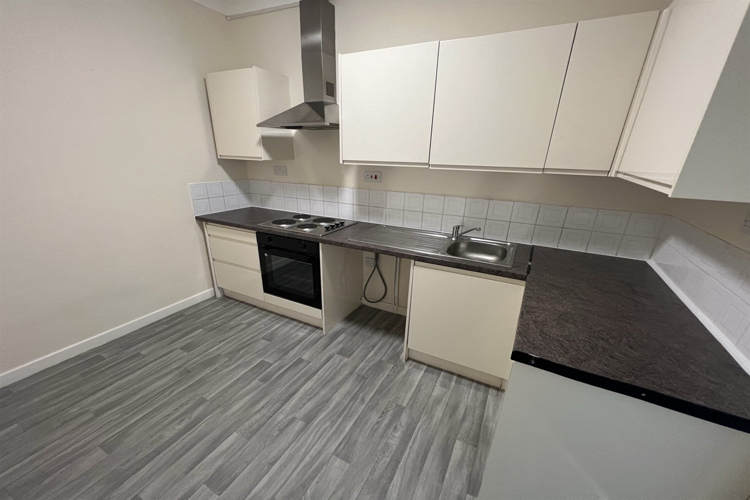 Flat Woodgrange Drive in Southend-on-Sea
