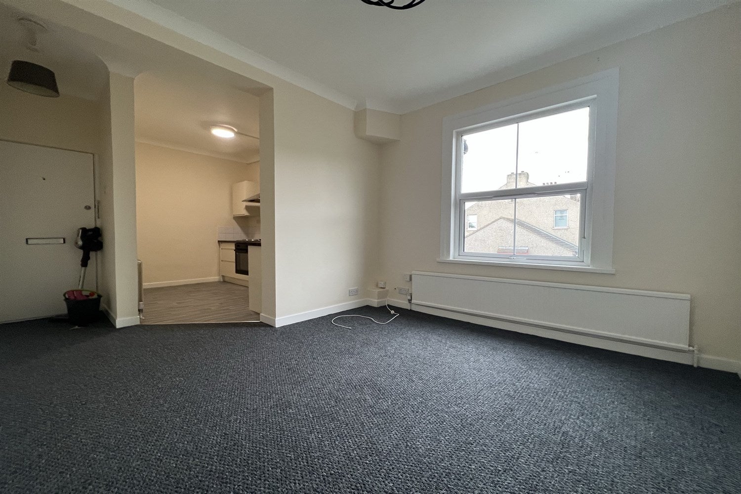 Flat Woodgrange Drive in Southend-on-Sea