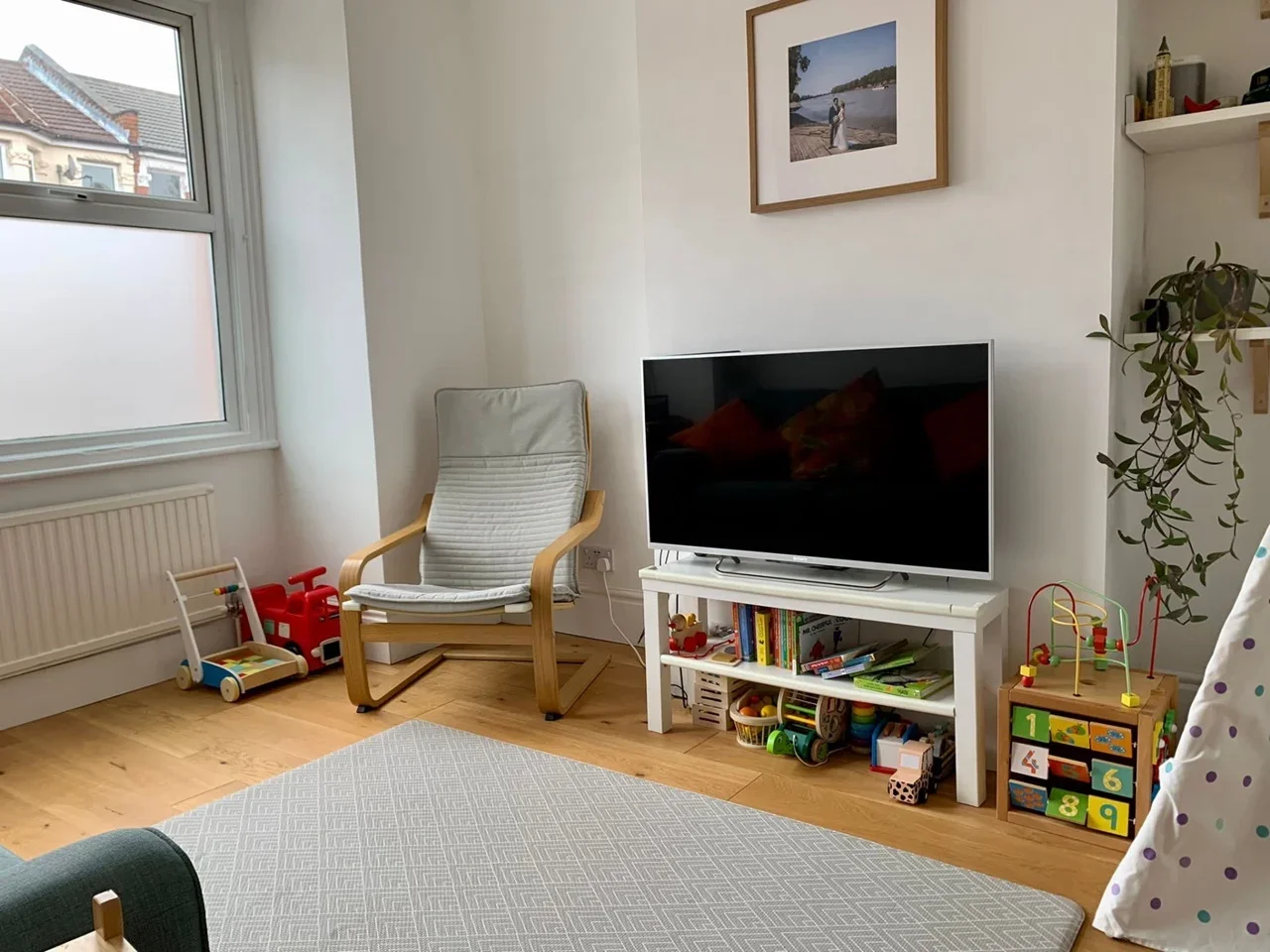 Flat Fernthorpe Road in Greater London