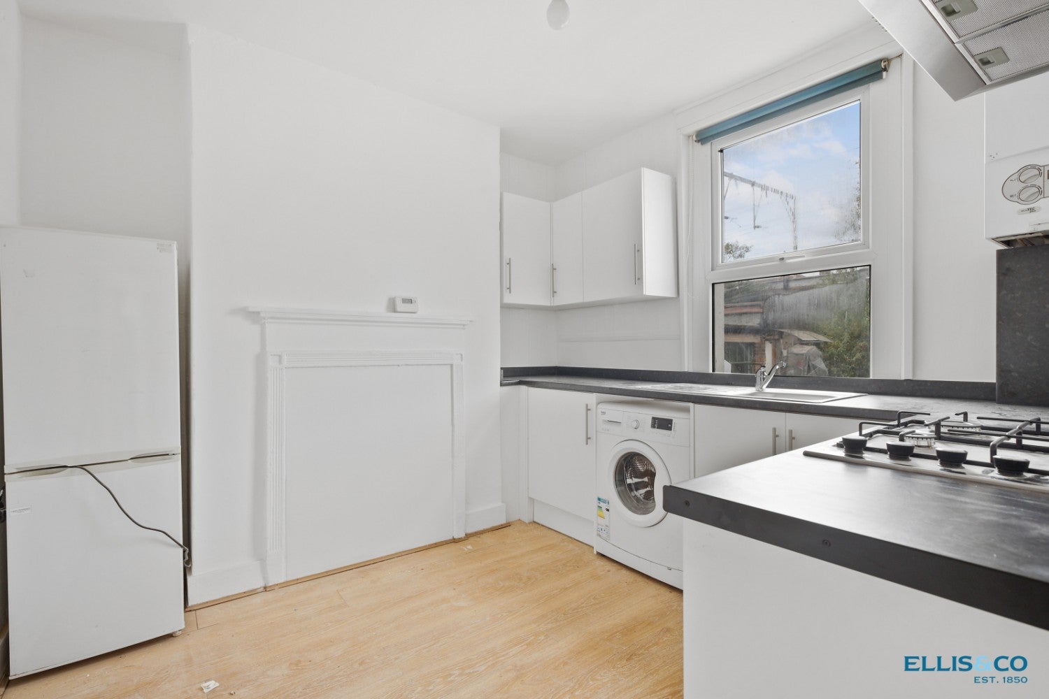 Flat Cambridge Heath Road in Greater London