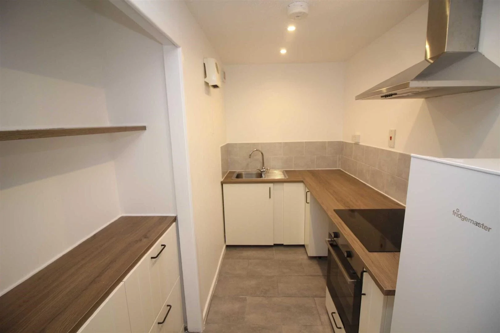 Flat Oxwich Close in Cardiff