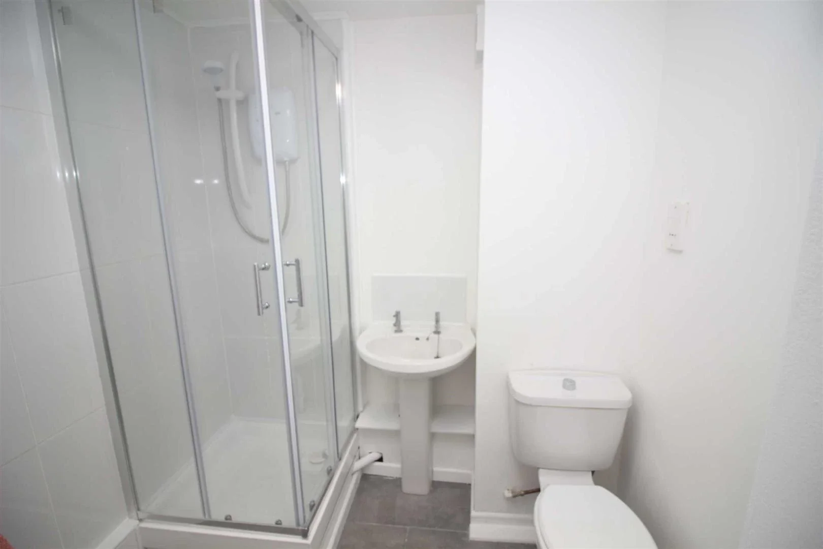 Flat Oxwich Close in Cardiff