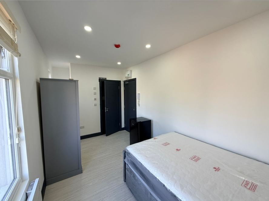Room Glenhurst Road in Southend-on-Sea