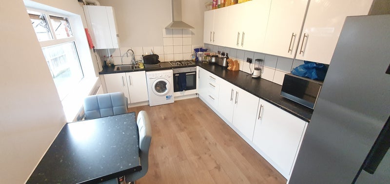 Room Rotton Park Road in Birmingham