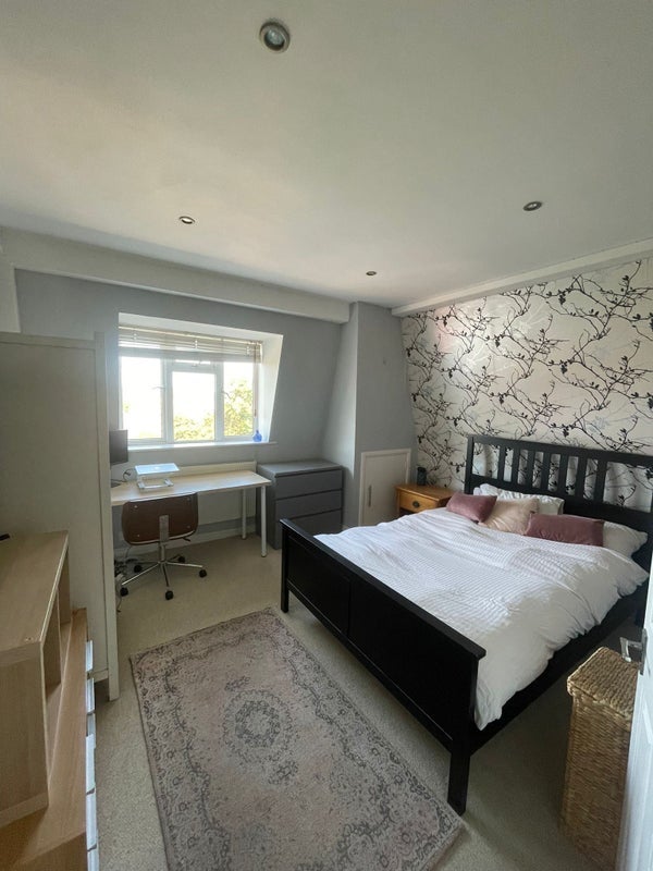 Room Leigham Court Road in Greater London