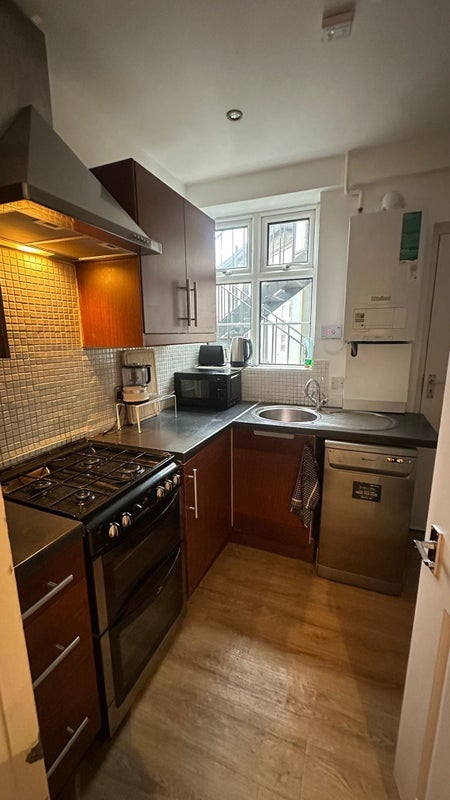 Room Leigham Court Road in Greater London