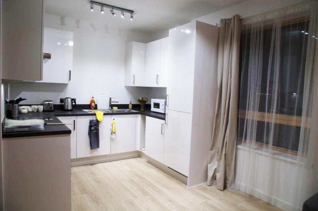 Flat Silvertown Way in Greater London