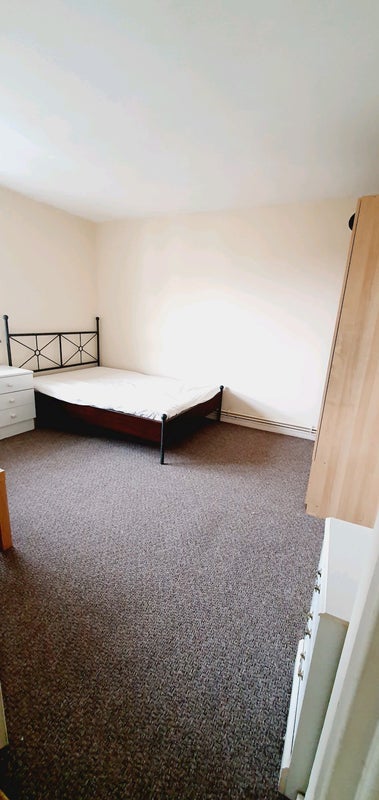 Room Stoford Close in Greater London