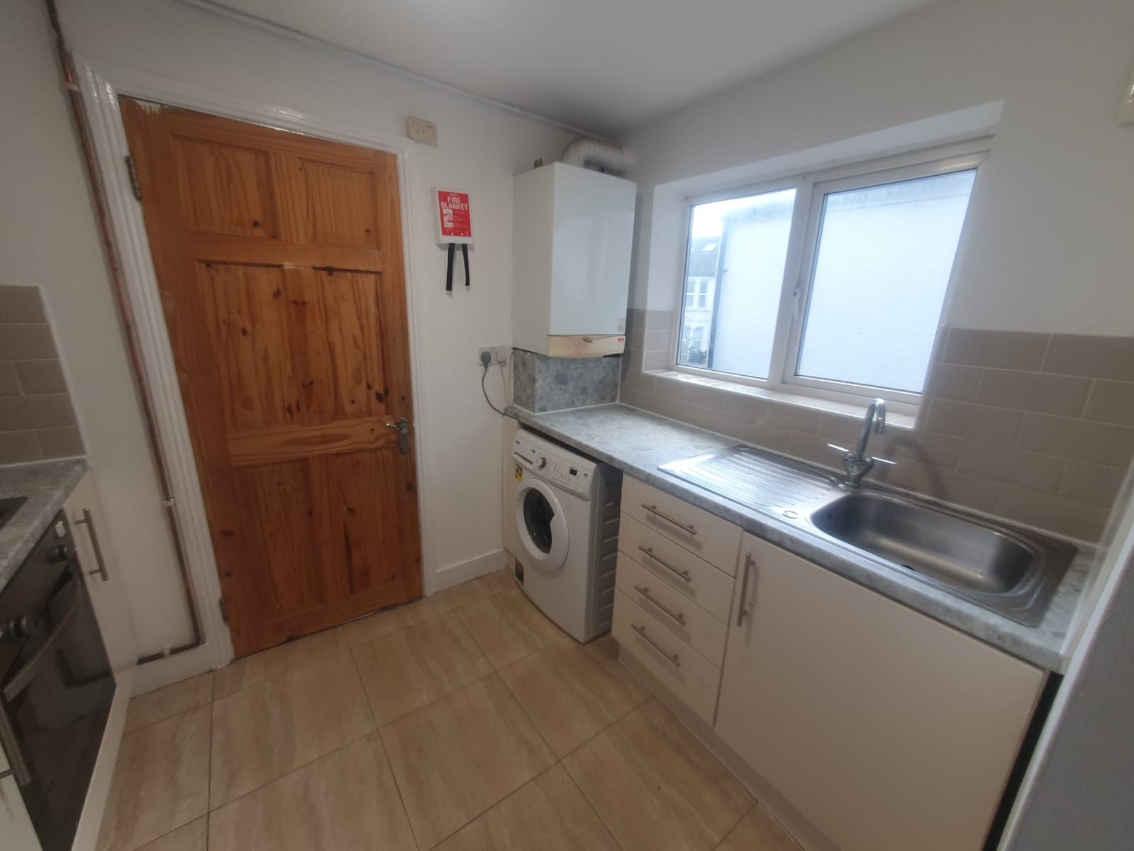 Flat Tavistock Avenue in Greater London