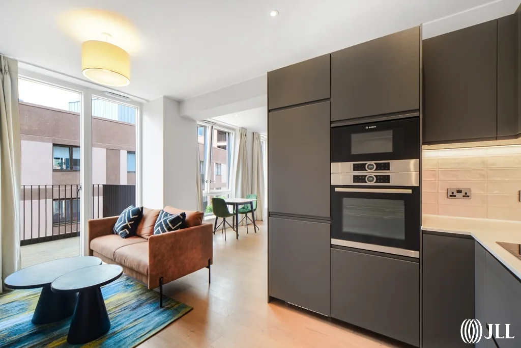 Flat Copperworks Wharf in Greater London