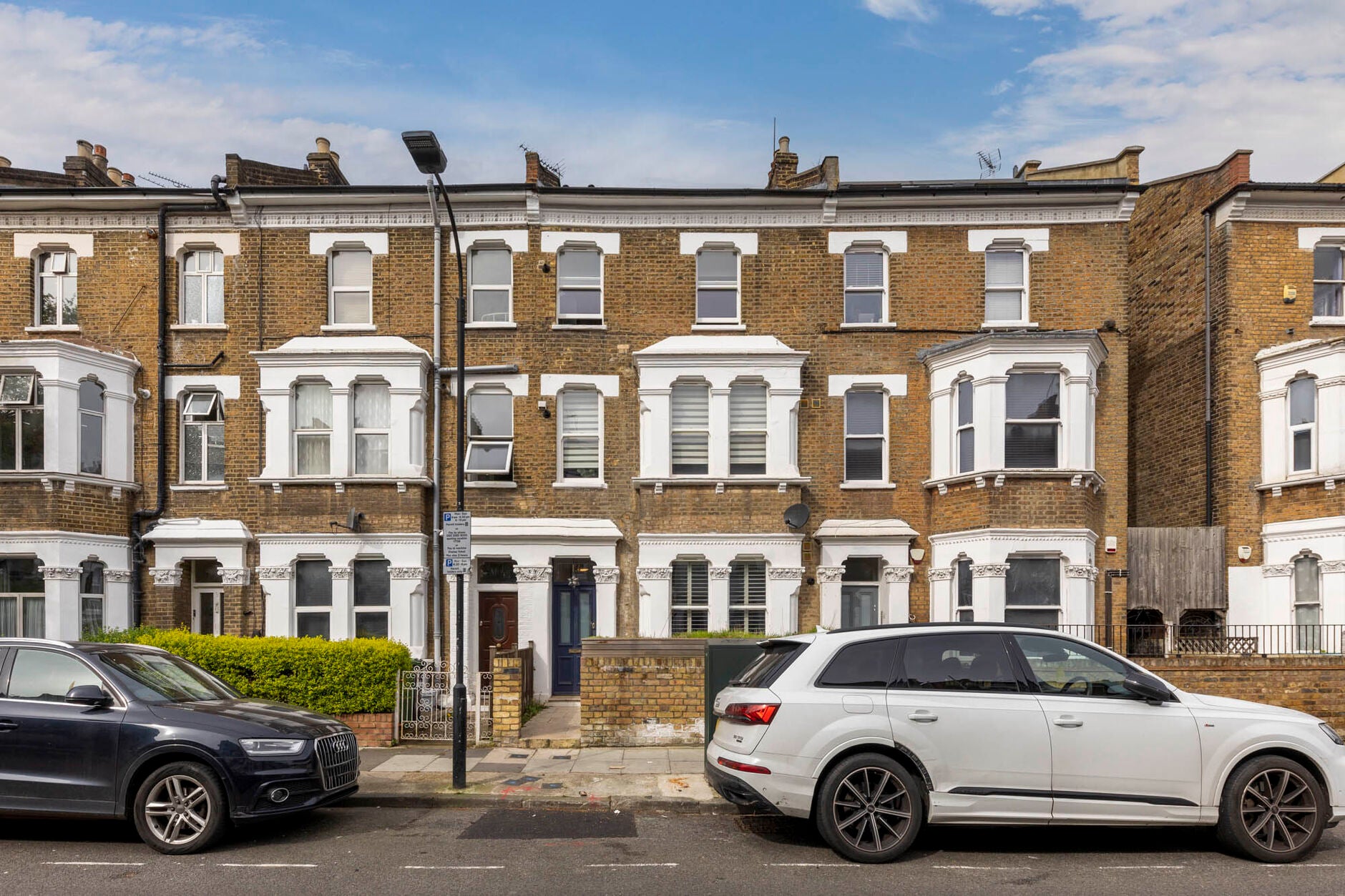 Flat Frithville Gardens in Greater London