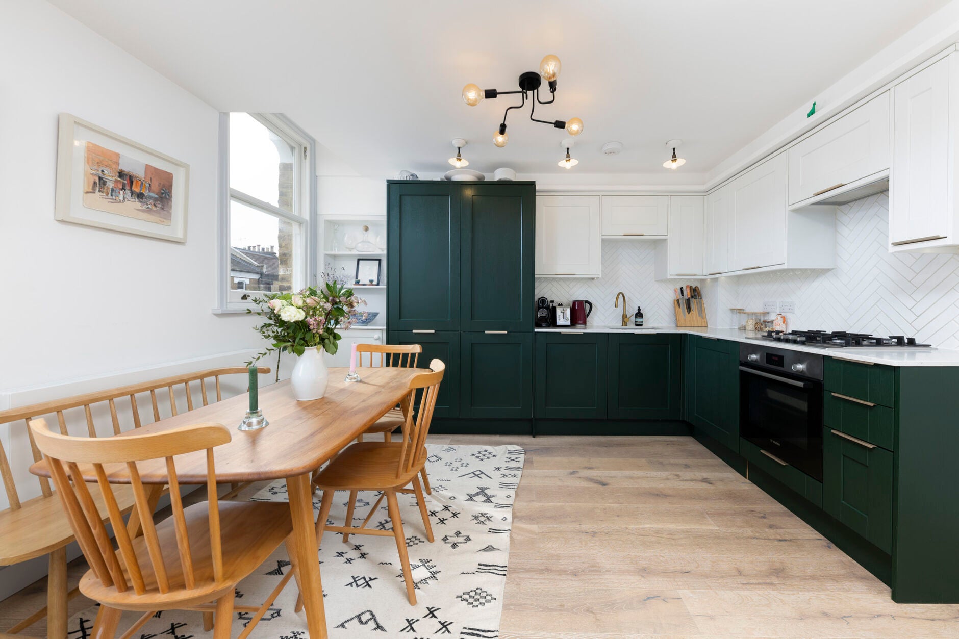 Flat Frithville Gardens in Greater London