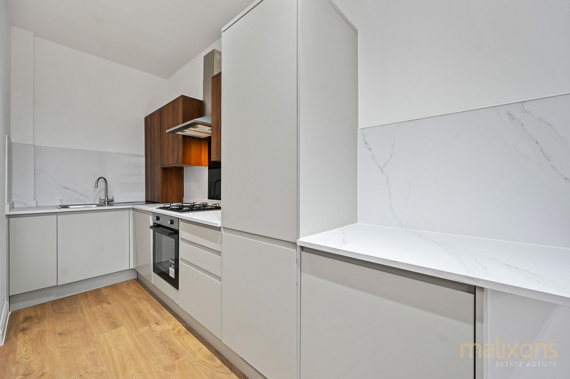 Flat Upper Tooting Road in Greater London