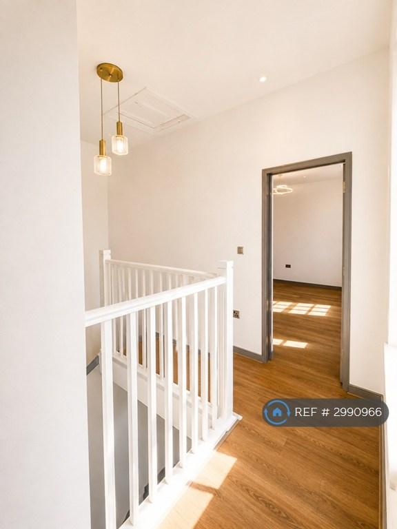 Flat South Street in Rochford