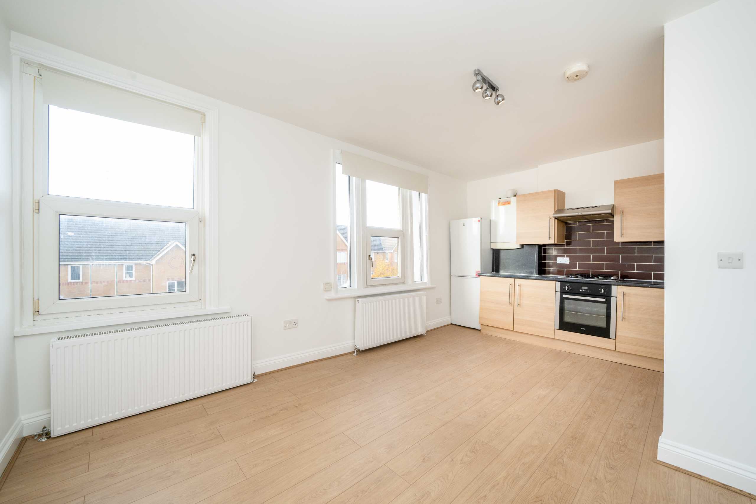 Flat Claremont Road in Greater London