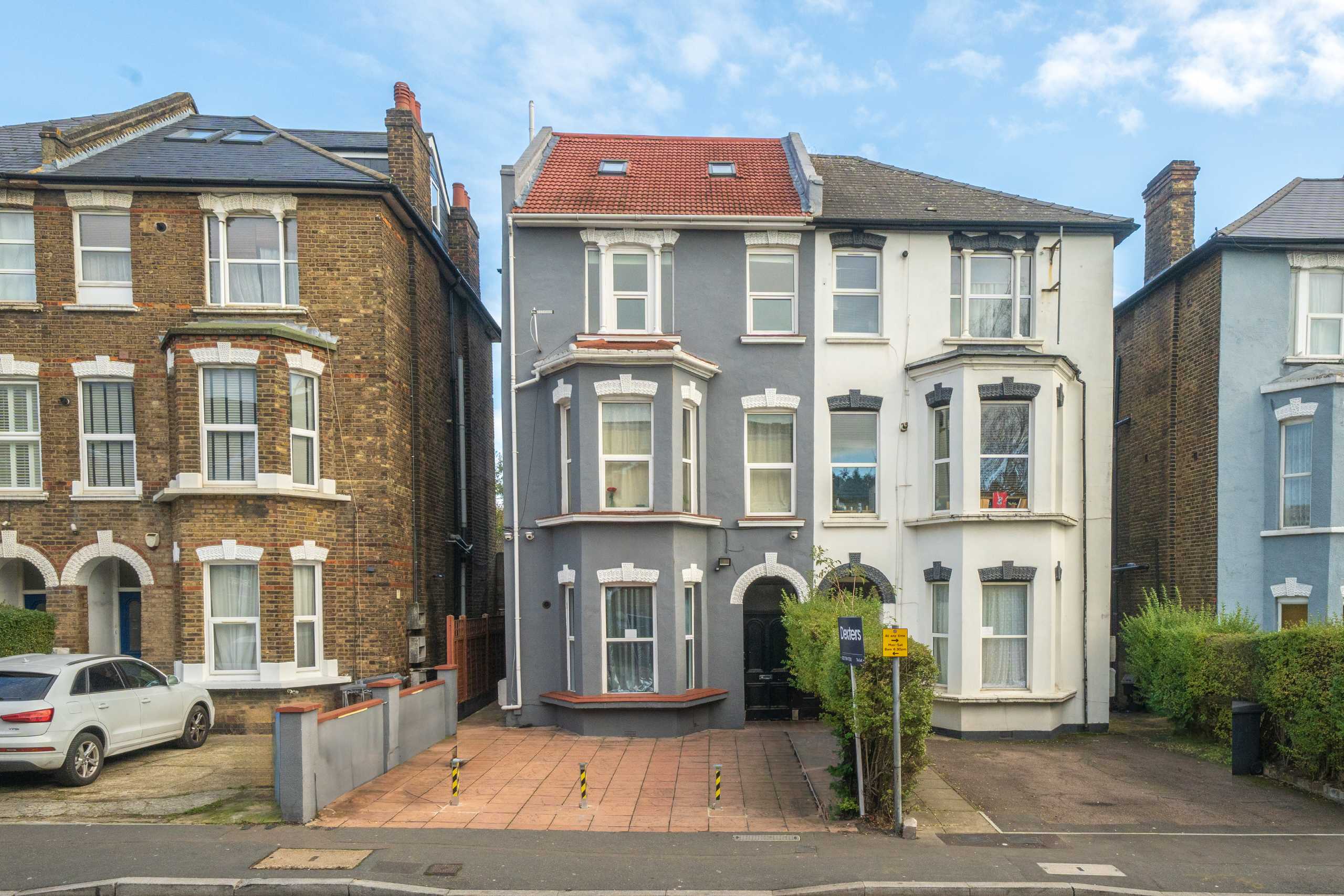 Flat Claremont Road in Greater London