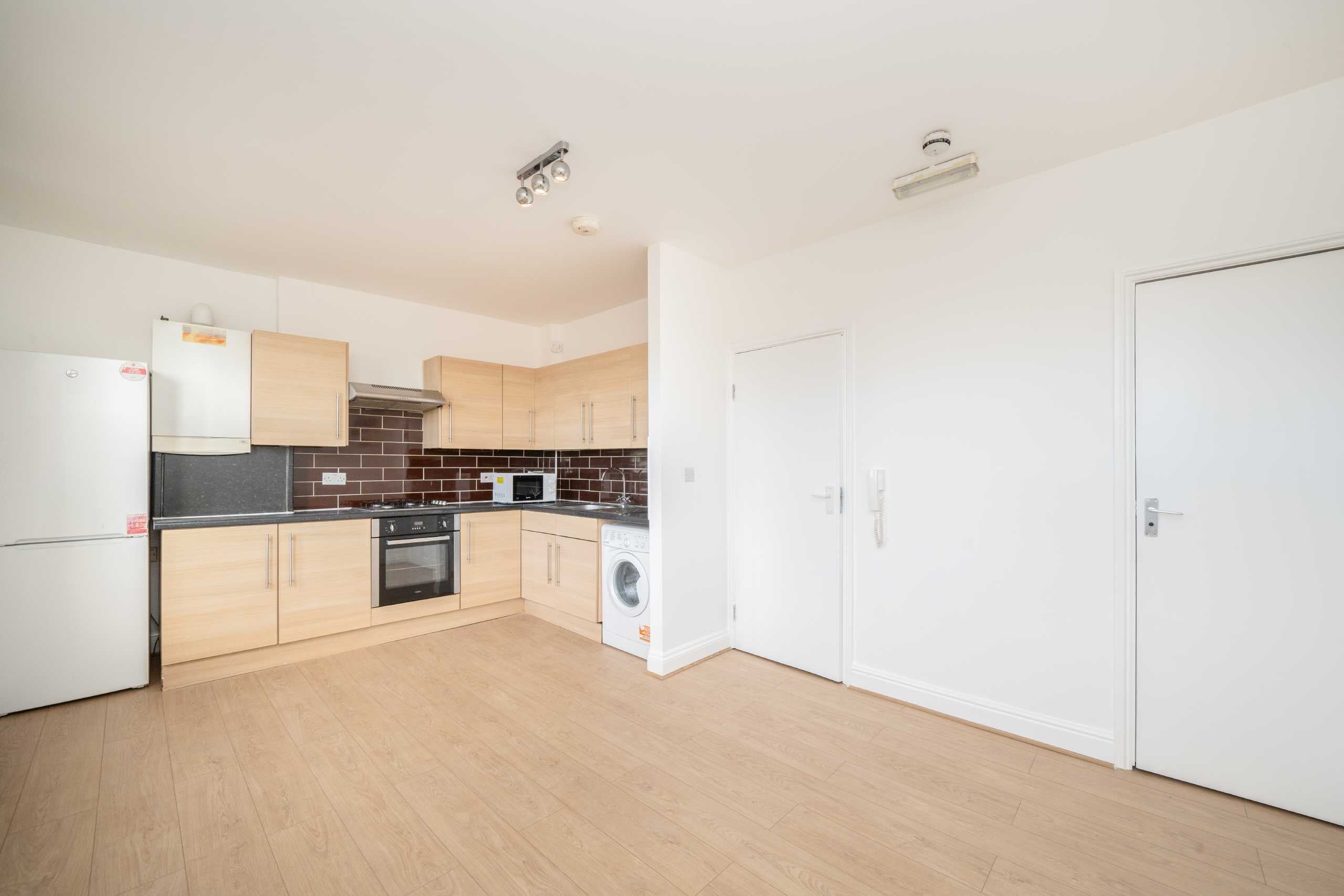 Flat Claremont Road in Greater London