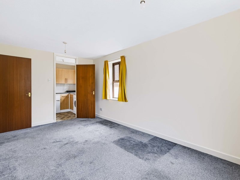 Flat Meadvale Heights in Reigate and Banstead