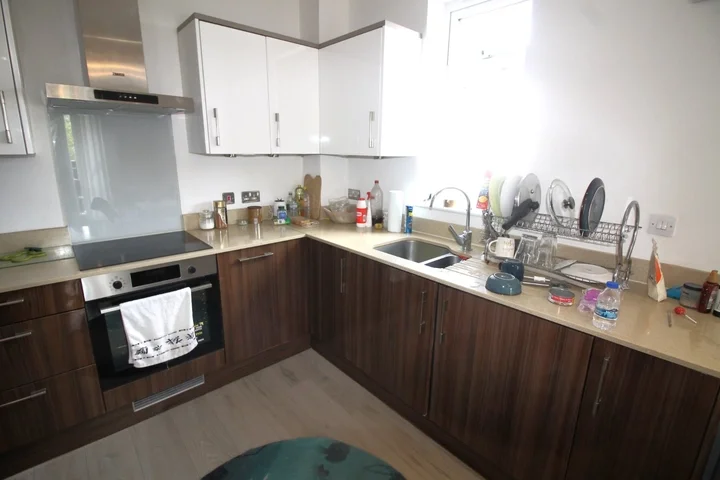 Flat Mackintosh Street in Greater London