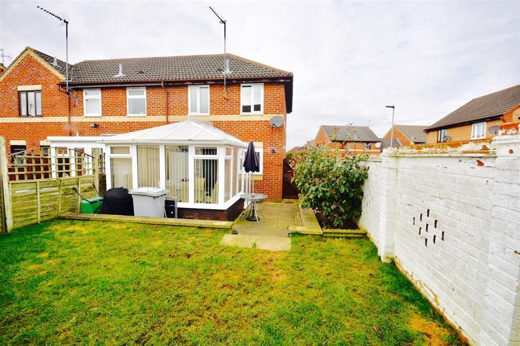 Flat Primrose Close in Kettering
