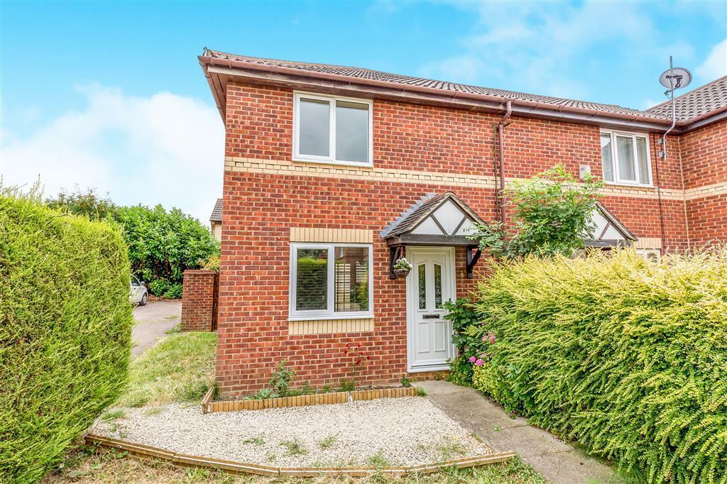 Flat Primrose Close in Kettering