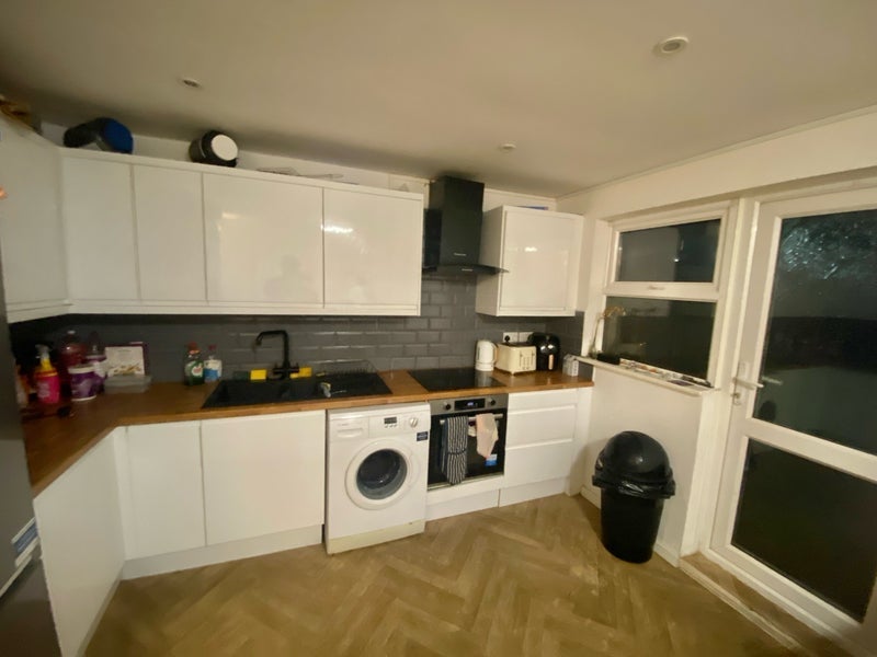 Room Murray Street in Bristol