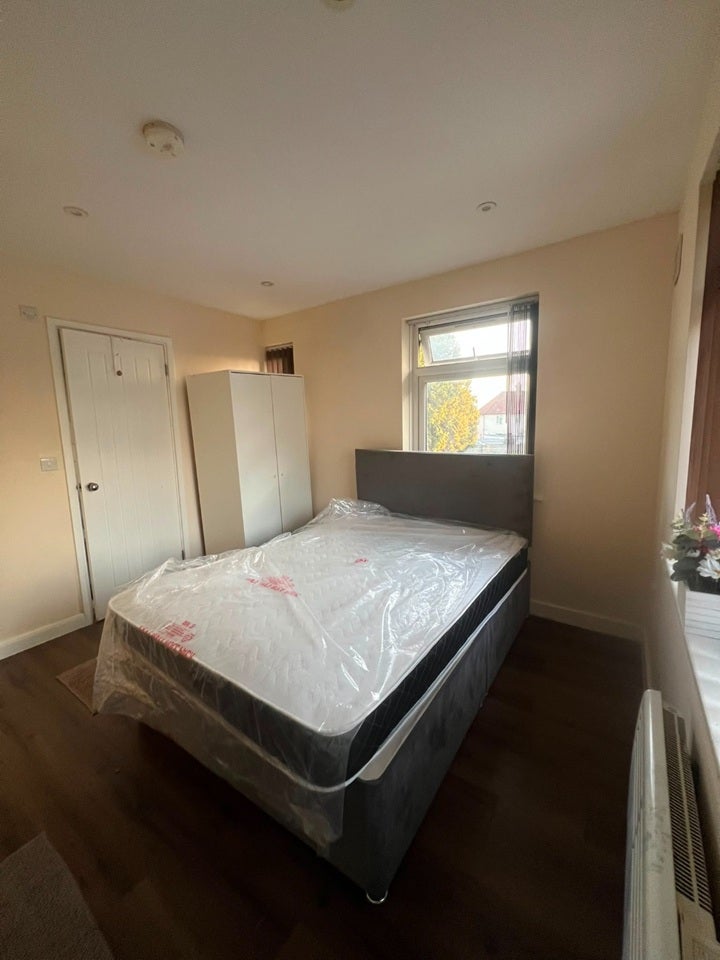 Flat Halsway in Greater London